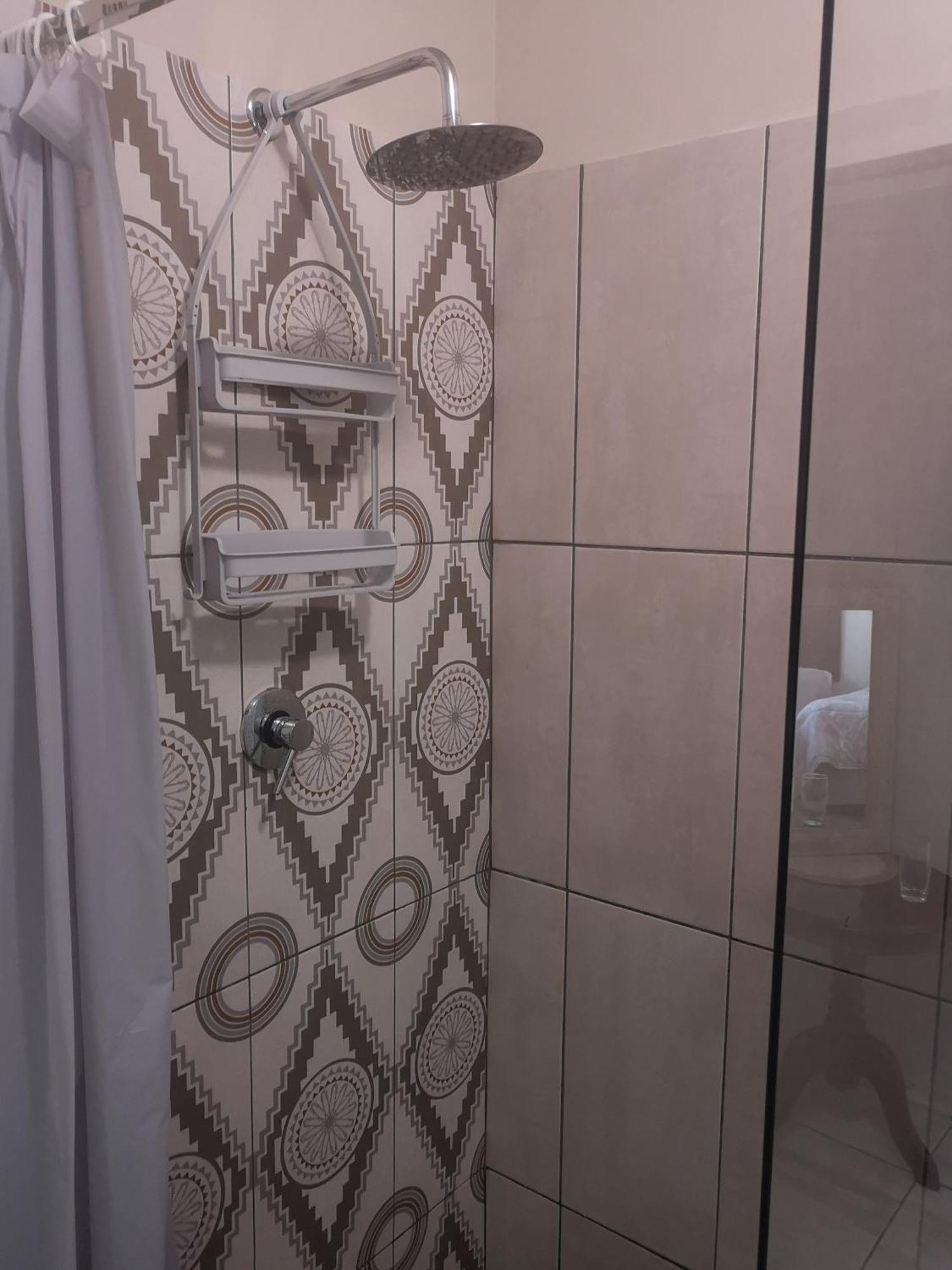 Avo Tree Guesthouse Paarl Dış mekan fotoğraf